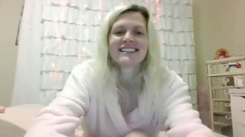 Candiejane online show from February 5, 5:10 am