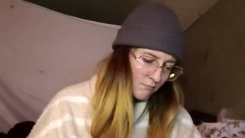 Candi online show from November 20, 7:20 am