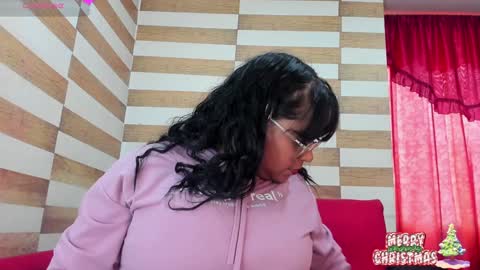 Snapshot of candy_browm1 chatting on December 6, 1:44 pm Candy Brown online show from December 6, 1:44 pm