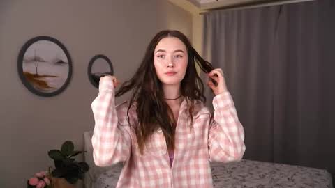Snapshot of candy_leya chatting on September 17, 4:49 pm Leya online show from September 17, 4:49 pm