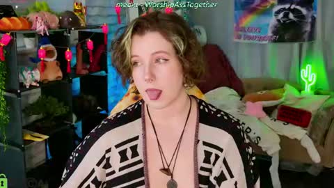 Mary online show from July 14, 1:06 am