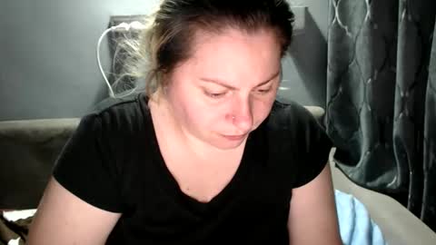 Laura online show from September 30, 9:19 pm