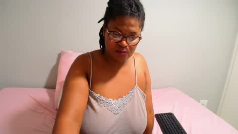 candyyumsaerolaxx online show from July 26, 8:00 am