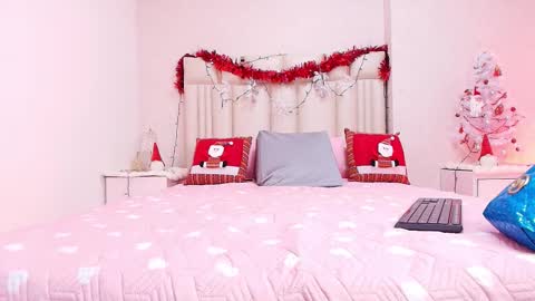 Aura  online show from November 24, 11:56 am