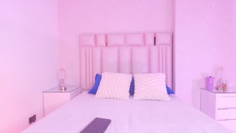 Aura  online show from November 14, 12:05 pm