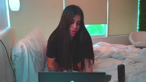 Snapshot of capriciousqueen chatting on September 9, 11:26 pm Miyah online show from September 9, 11:26 pm