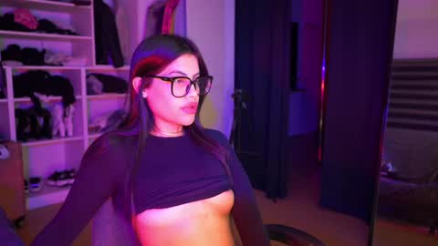 Snapshot of capriciousqueen chatting on October 7, 2:38 am Miyah online show from October 7, 2:38 am