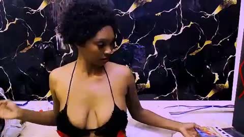 caramelminxx_ online show from June 12, 9:17 am