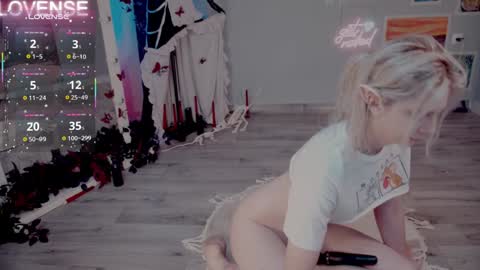 NONA    follow online show from November 17, 5:41 am