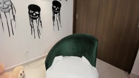 Carla online show from October 29, 6:40 am