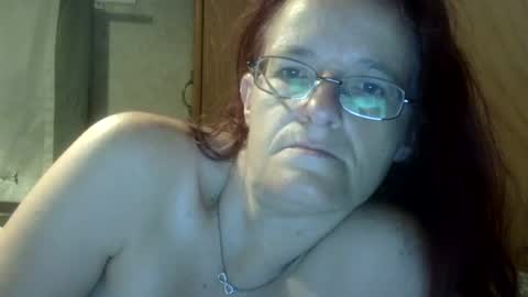 carleeswoman08 online show from June 24, 11:42 am