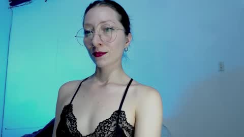 carlin_diaz_ online show from January 15, 11:00 pm