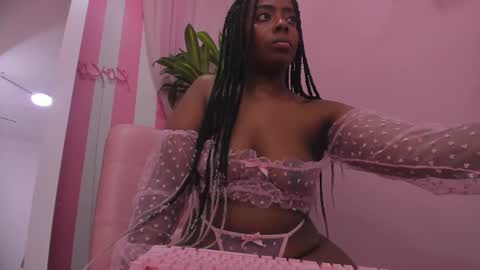 Snapshot of carlota_swan chatting on January 28, 8:04 pm carlota online show from January 28, 8:04 pm