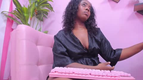 Snapshot of carlota_swan chatting on March 3, 7:35 pm carlota online show from March 3, 7:35 pm