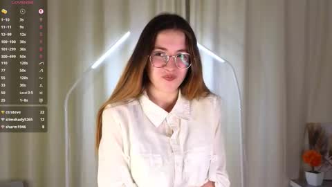 Abigail online show from December 21, 4:22 pm