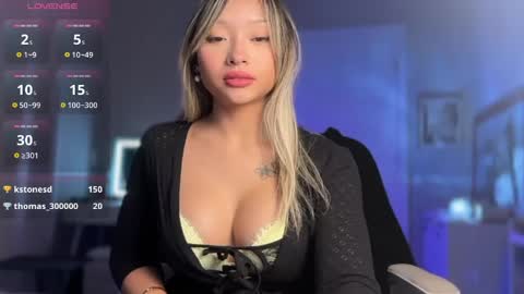 carmenxrose online show from May 17, 3:06 am
