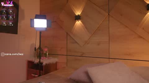 caro_sanchezz online show from June 15, 1:00 pm