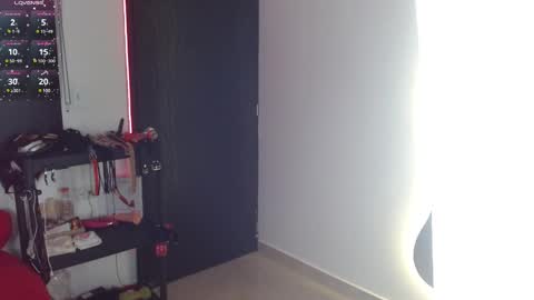 Caroline online show from March 5, 2:23 pm