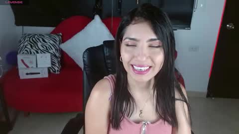 Caroline online show from November 10, 1:28 pm