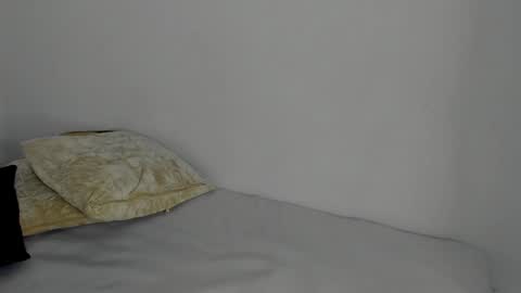 Snapshot of carolay759687 chatting on December 7, 3:14 am carolay759687 online show from December 7, 3:14 am