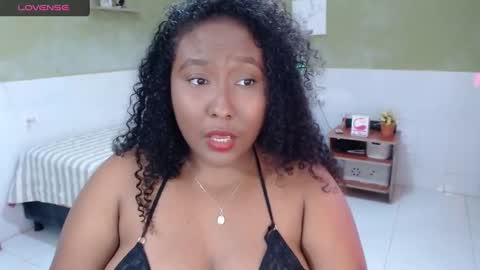 Snapshot of caroldelatorre chatting on January 22, 5:59 pm Carol de la torre online show from January 22, 5:59 pm