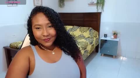 Snapshot of caroldelatorre chatting on September 16, 10:18 pm Carol de la torre online show from September 16, 10:18 pm
