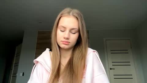 Lisa online show from December 18, 8:41 am