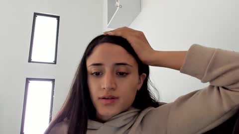 Caroline online show from February 19, 5:06 pm