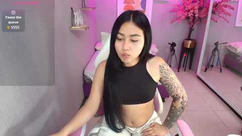 CAROLINA.  online show from March 31, 12:38 pm