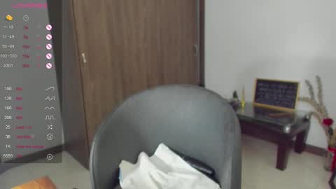 Snapshot of carolina_zaens chatting on December 31, 10:56 pm carolina_zaens online show from December 31, 10:56 pm