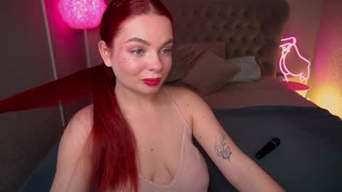 carolinadia online show from December 14, 8:51 pm