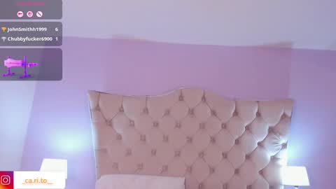 Caroline online show from October 3, 8:36 pm