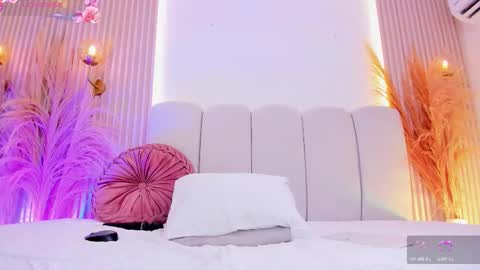 Carol Rivera  online show from February 11, 9:49 pm