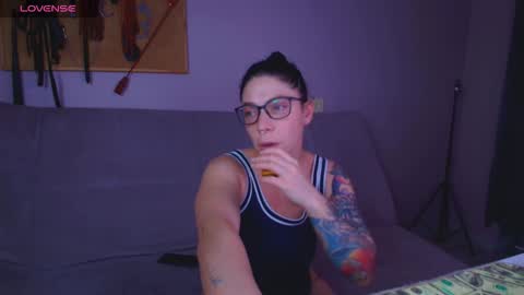 Carrie online show from January 11, 6:13 pm