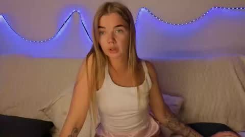 carriebradshawww online show from October 1, 4:34 pm