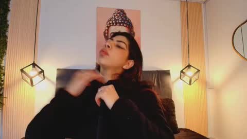 cassie_bloom online show from December 18, 10:03 pm