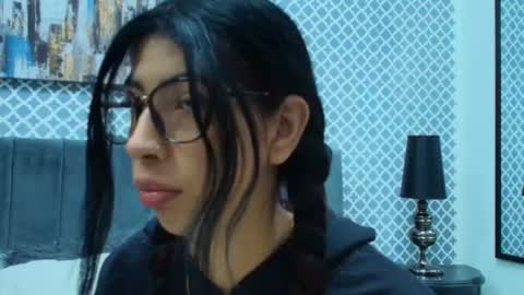 Snapshot of cassie_bloom chatting on October 15, 5:43 am cassie_bloom online show from October 15, 5:43 am