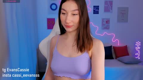 Snapshot of cassie_evansss chatting on January 13, 3:34 am Cassie online show from January 13, 3:34 am