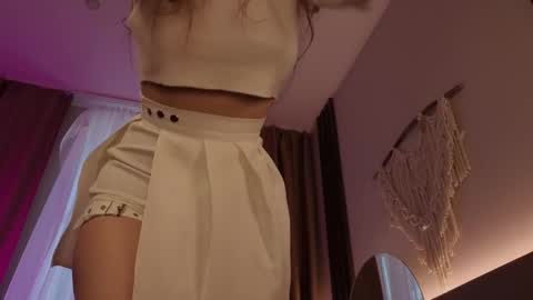 assie online show from February 5, 1:03 pm