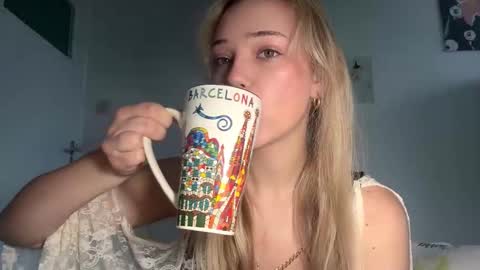 Olivia online show from March 8, 8:07 am