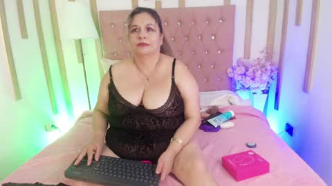 Marce online show from April 4, 8:29 pm