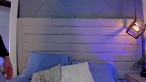 cataleya_marin_ online show from April 10, 8:15 pm