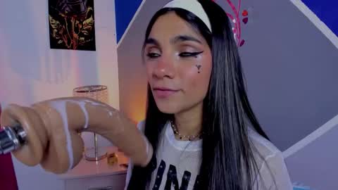 catalina_whore1 online show from November 24, 7:49 pm