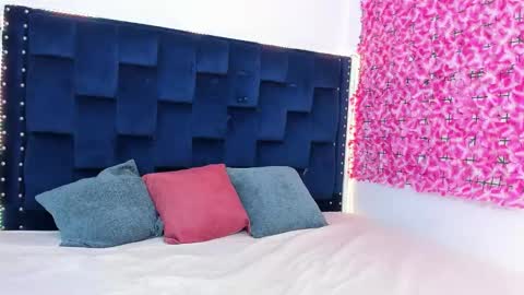 Snapshot of catalinaa_smith chatting on October 11, 12:41 pm Catalina online show from October 11, 12:41 pm