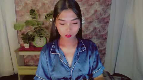 catherine_365 online show from April 14, 11:49 pm