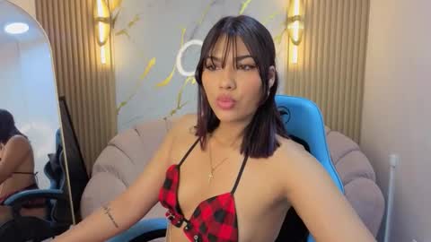 Snapshot of catherine_b_ chatting on October 9, 8:13 pm catherine_b_ online show from October 9, 8:13 pm