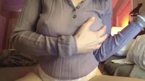 some call me djcatnips some call me CC but i love it when you call me miss catnips  online show from April 28, 2:38 am