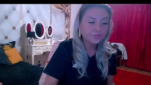 Snapshot of catpussy4 chatting on December 6, 7:21 am lauren online show from December 6, 7:21 am