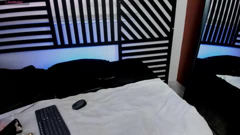 Cattleya online show from December 2, 8:33 pm