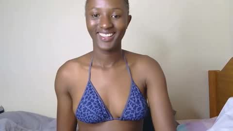 cee_queen online show from May 16, 11:09 am